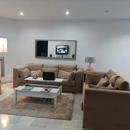 Lägenhet Large 2 Bed Apt Puerto Banus Marina Private Parking